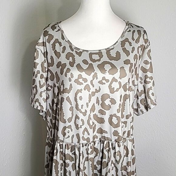 Shein Silver & Gray Animal Print Smock Dress, Size 4X - Picture 3 of 9